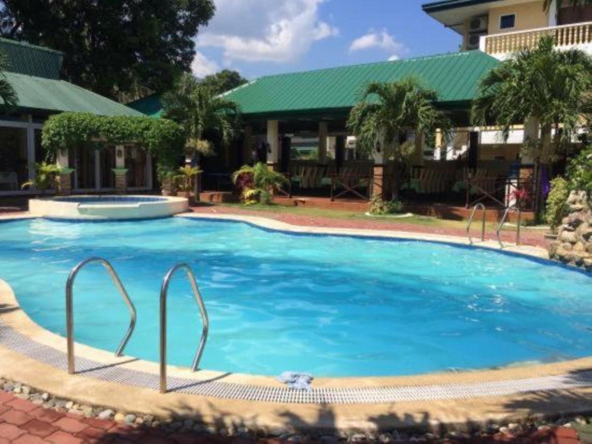 La Solana Suites And Resorts By Cocotel Puerto Galera Exterior photo