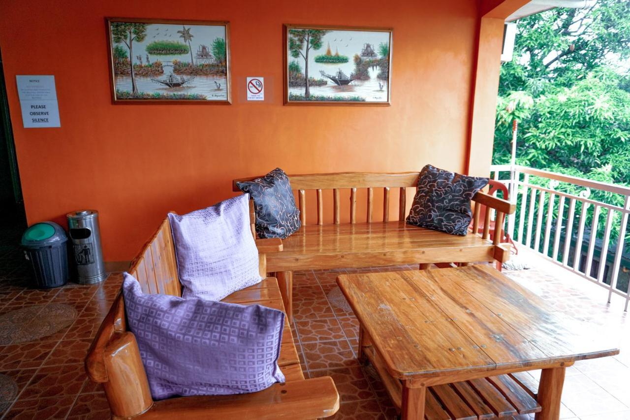 La Solana Suites And Resorts By Cocotel Puerto Galera Exterior photo