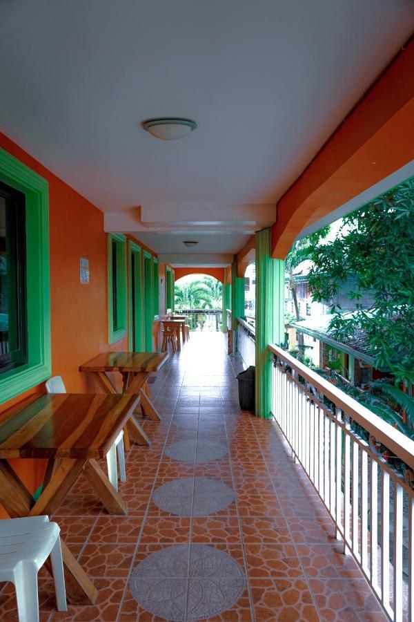 La Solana Suites And Resorts By Cocotel Puerto Galera Exterior photo
